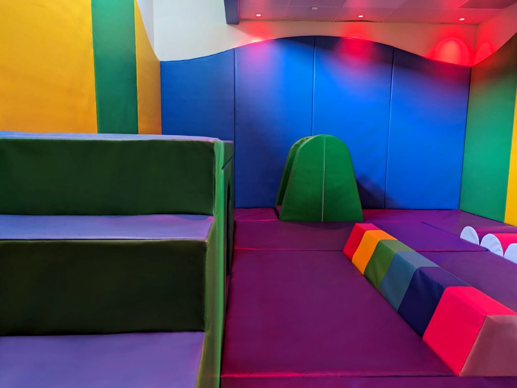 Choosing The Fun Features in Our Soft Play Room Designs | Sensory ...